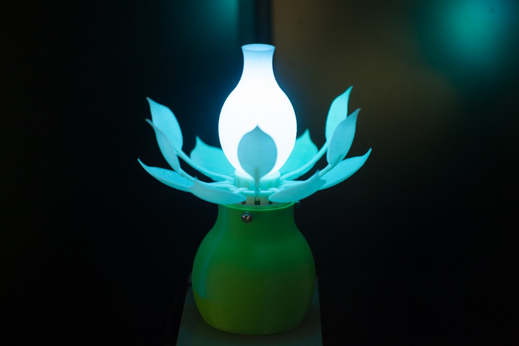 Mental Blossoming lamp demo image